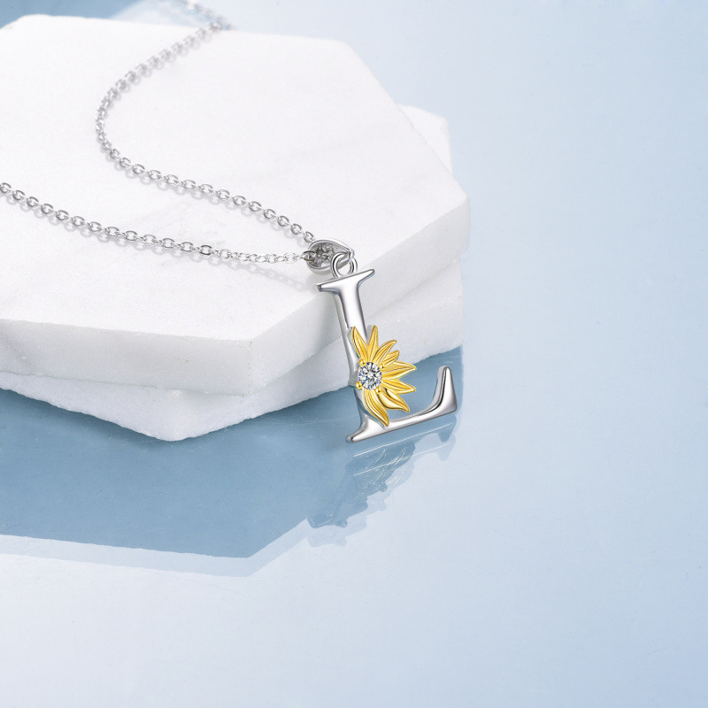 Collar con colgante de girasol personalizado con inicial L y circonita cúbica circular de dos tonos en plata de ley para mujer-4