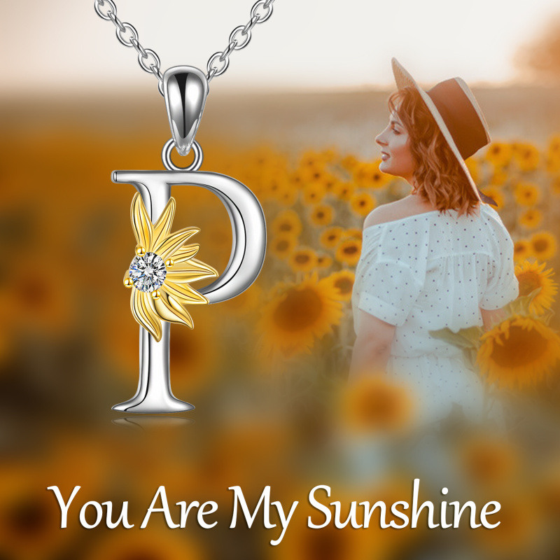 Collar con colgante de girasol personalizado con la inicial P y circonita cúbica circular de dos tonos en plata de ley para mujer-6