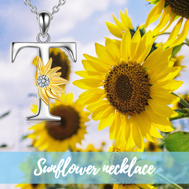 Collar con colgante de girasol personalizado con inicial T y circonita cúbica circular de dos tonos en plata de ley para mujer-6