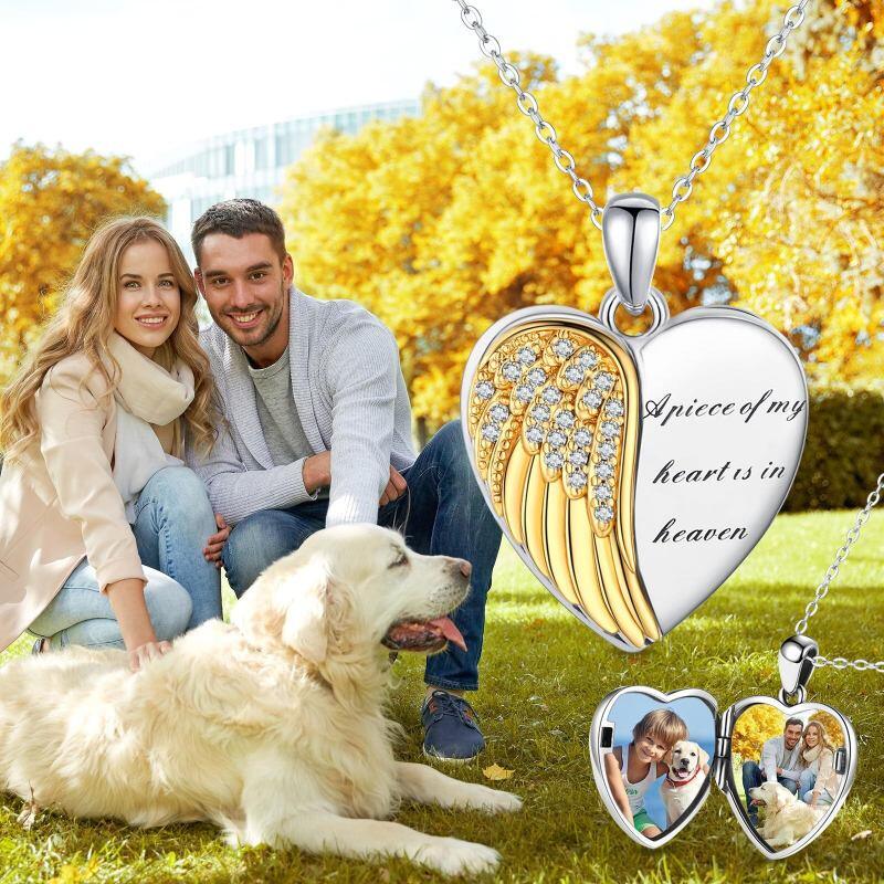 Collar con colgante personalizado de pluma y corazón de circonita cúbica redonda bicolor de plata de ley con palabra grabada.-4