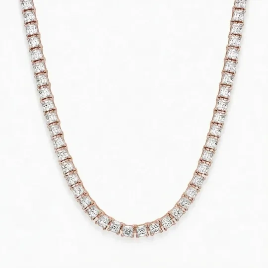 Collar de plata de ley con baño de oro rosa y moissanita talla princesa de 3 mm (disponible en longitudes de 16 a 28 pulgadas).