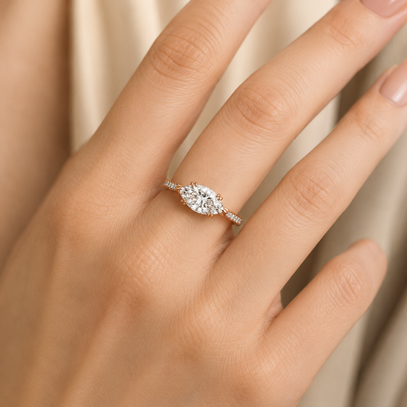 Verlobungsring aus 10-karätigem Roségold mit Marquise-Schliff, im Labor gezüchtetem Diamanten, individueller Ost-West-Fassung und verstecktem Halo-2