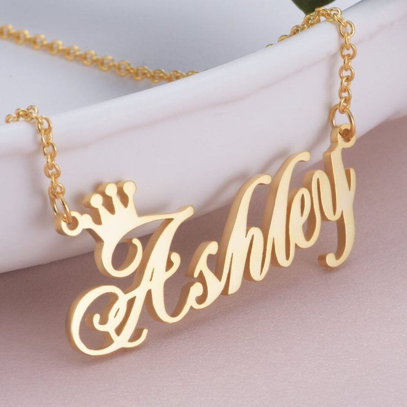 Collar con colgante de nombre clásico personalizado de plata de ley con corona chapada en oro blanco para mujer-4