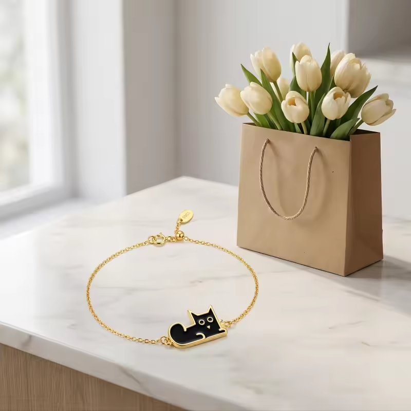 Pulsera con dije de gato negro de plata de ley con baño de oro amarillo-4