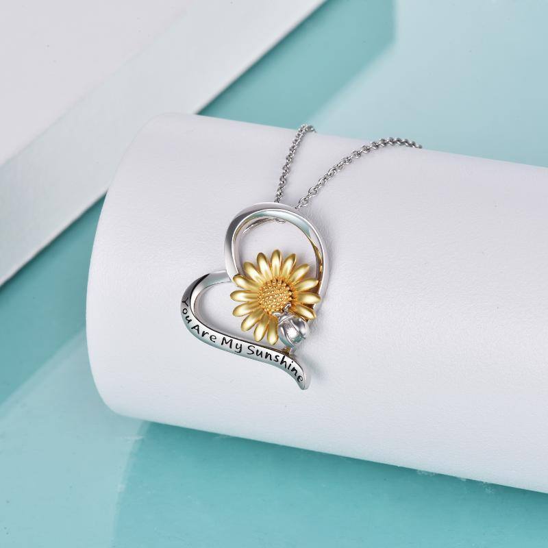 Colar gravado em prata esterlina com coração de girassol e joaninha de dois tons para mulheres-3