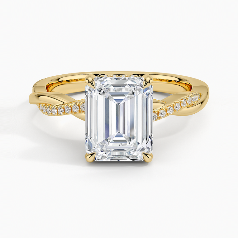 Verlobungsring aus Sterlingsilber mit gelbvergoldetem, smaragdgeschliffenem, im Labor gezüchtetem Diamanten, gedrehtem Band und verstecktem Halo-1
