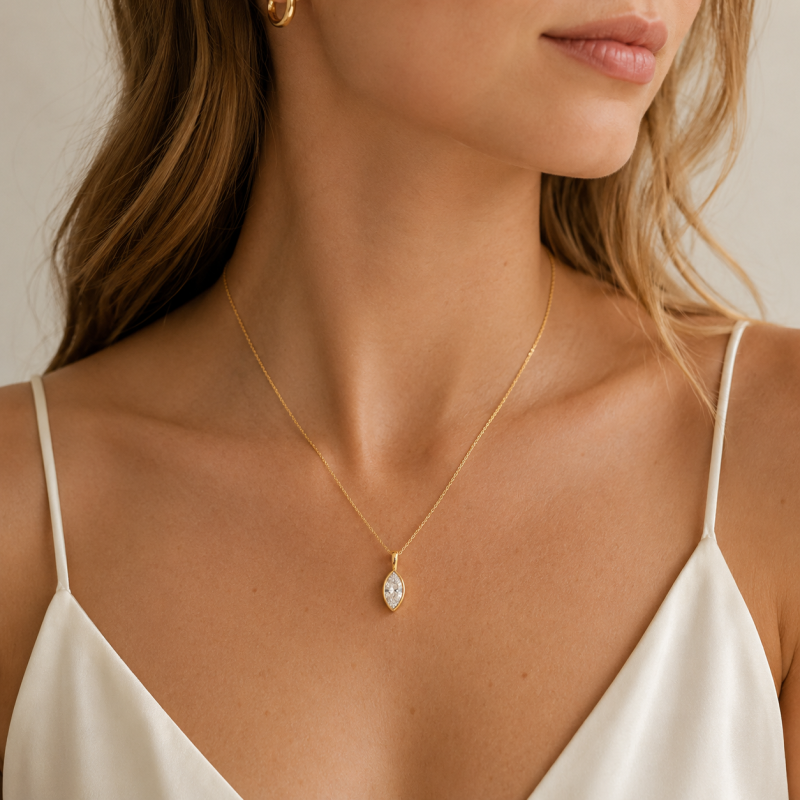 Collares con diamantes cultivados en laboratorio, talla marquesa y engaste biselado, en oro de 14 quilates.-2