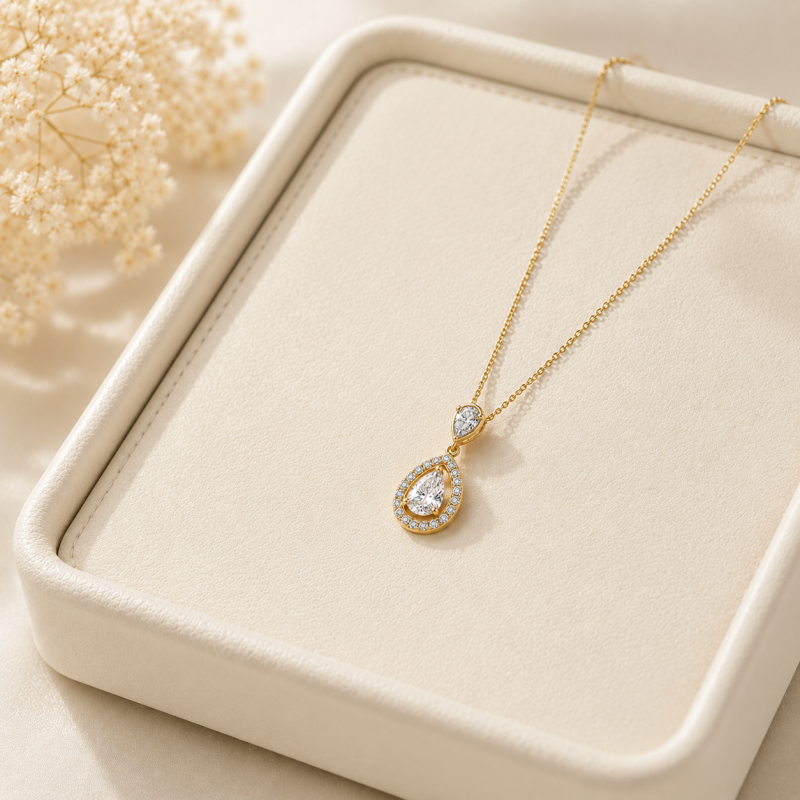 Halskette aus 14-karätigem Gold mit 0,5 Karat birnenförmigem, im Labor gezüchtetem Diamanten im Halo-Design.-3