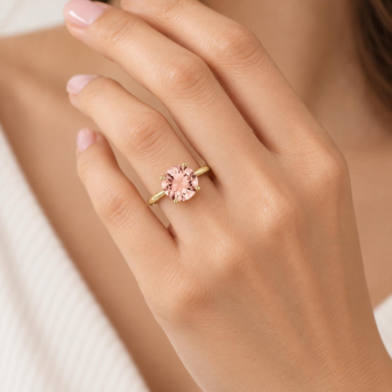 Anillo de compromiso personalizado con halo oculto y morganita rosa de talla redonda en oro de 14 quilates-2